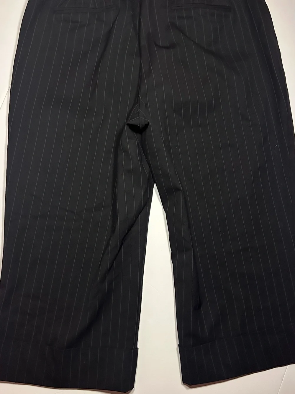 Y2K Office Siren Knee Length Black Pinstripe Woman’s Dress Pant Capri Wool Blend